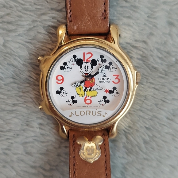 Disney Accessories - Disney lorus vintage mickey watch